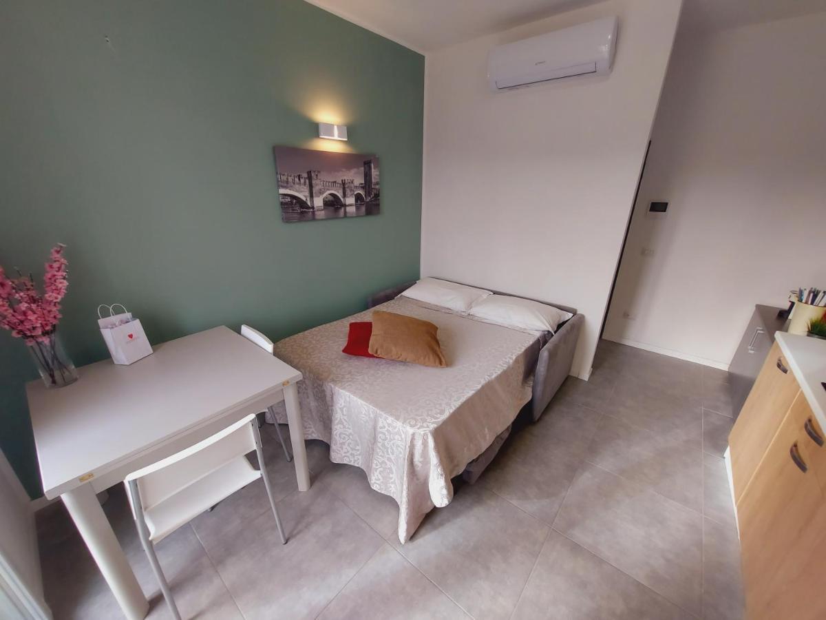Residenza Delizia Camere & Appartamenti "Residenze Del Cuore" Verona Exterior photo